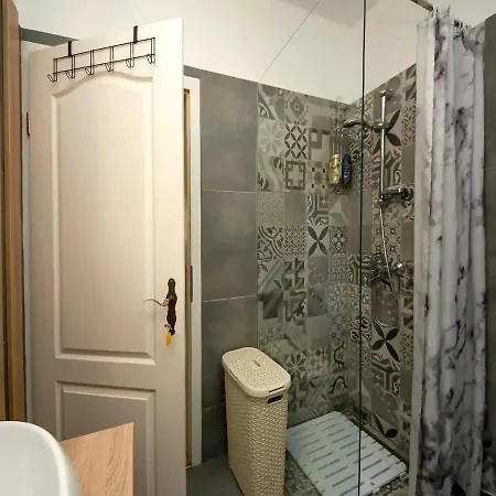 Velini Dvori Szybenik