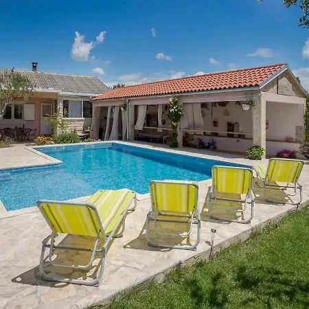 Dom wakacyjny Velini Dvori *