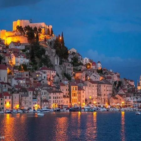 Velini Dvori Szybenik