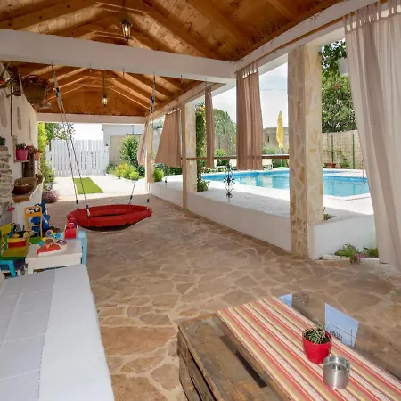 Velini Dvori Dom wakacyjny Szybenik