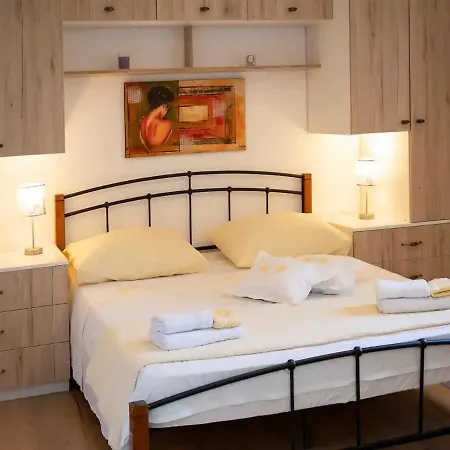 Velini Dvori * Šibenik