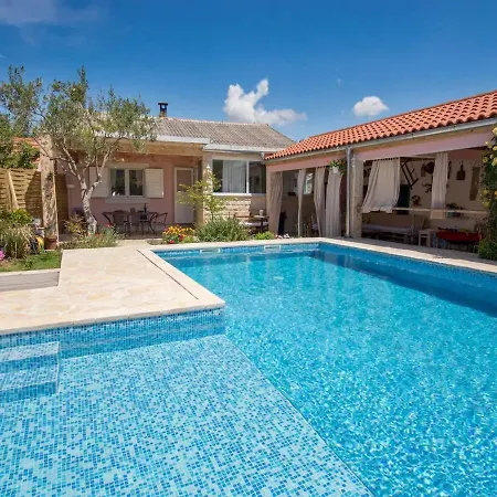 Feriehus Velini Dvori *