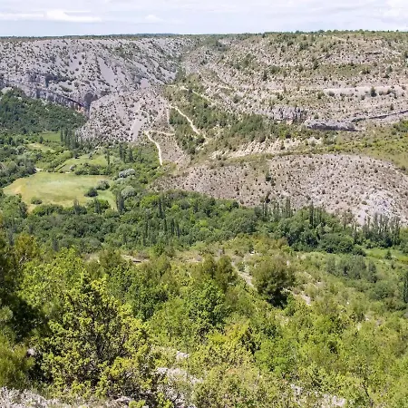 Velini Dvori Feriehus Šibenik