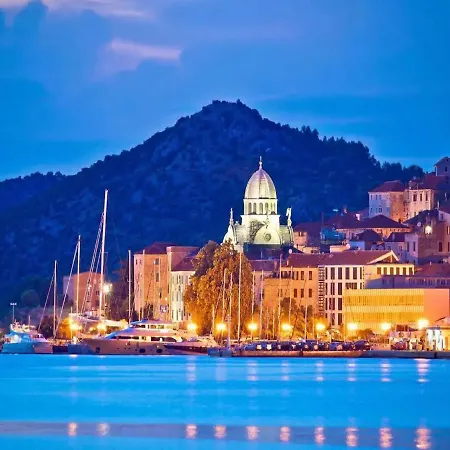 Velini Dvori * Szybenik