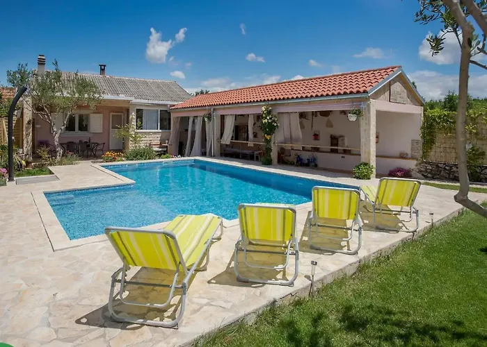 Holiday home Velini Dvori *