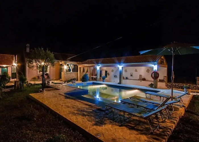 Velini Dvori Holiday home *