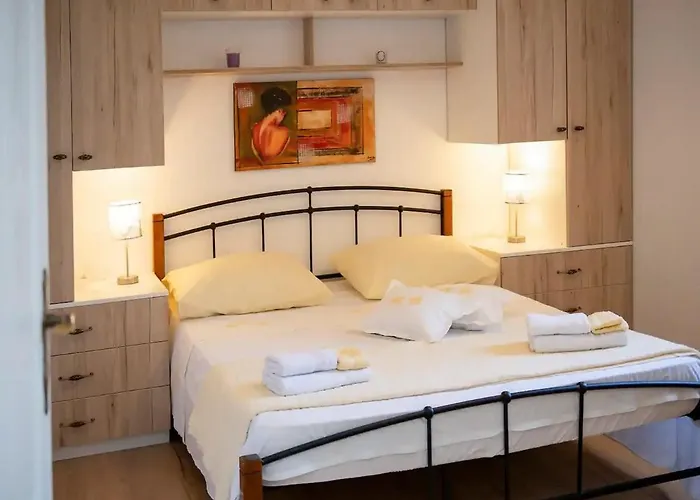 Velini Dvori * Sibenik