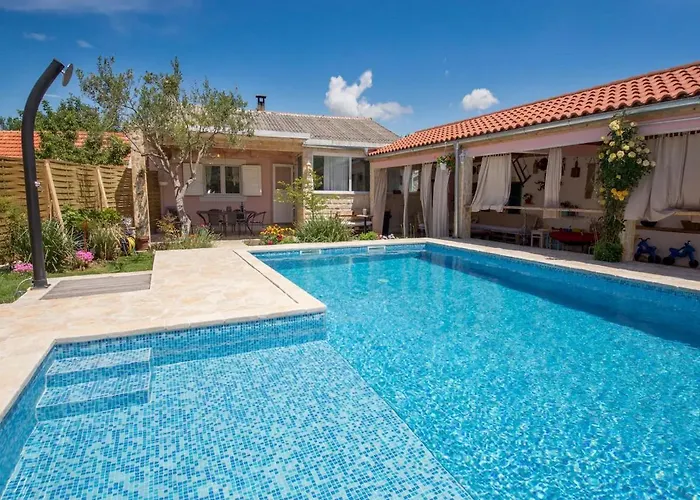 Holiday home Velini Dvori *