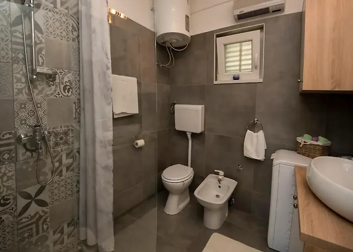 Velini Dvori Holiday home *