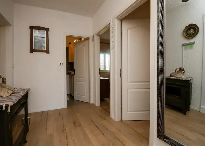 Velini Dvori * Šibenik